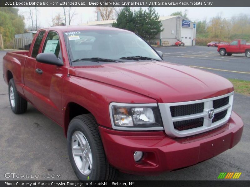 Front 3/4 View of 2011 Dakota Big Horn Extended Cab