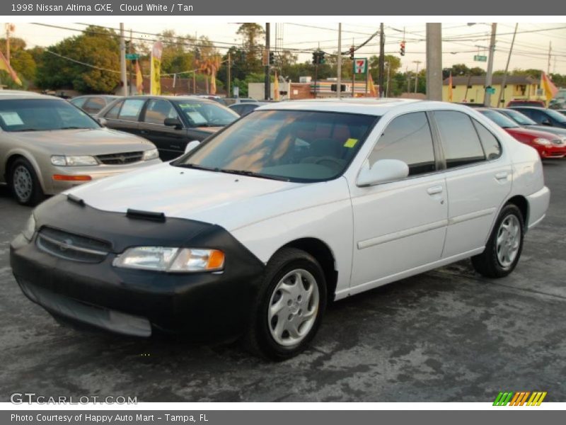 Cloud White / Tan 1998 Nissan Altima GXE
