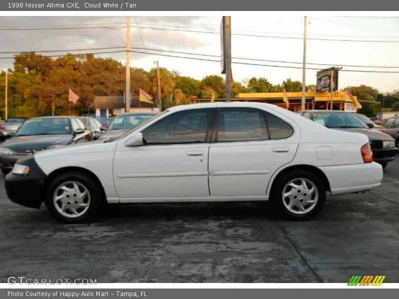 Cloud White / Tan 1998 Nissan Altima GXE