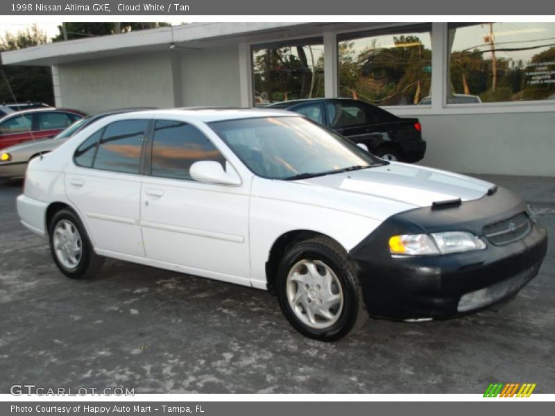 Cloud White / Tan 1998 Nissan Altima GXE