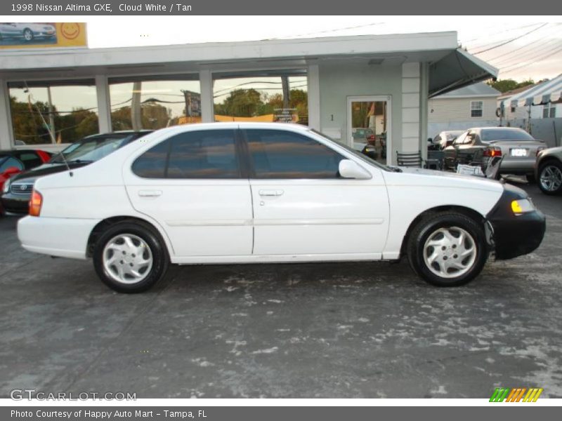 Cloud White / Tan 1998 Nissan Altima GXE