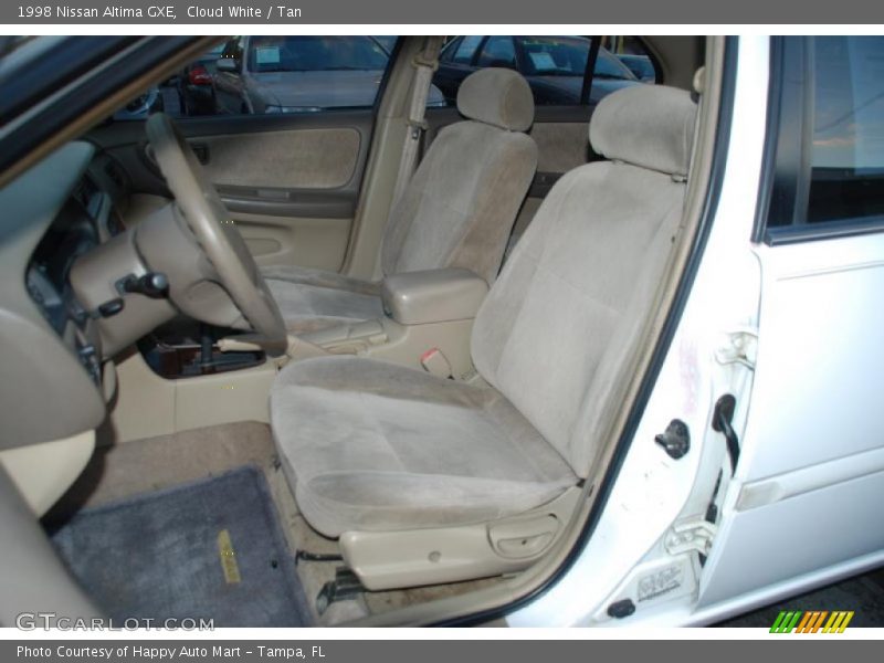 Cloud White / Tan 1998 Nissan Altima GXE