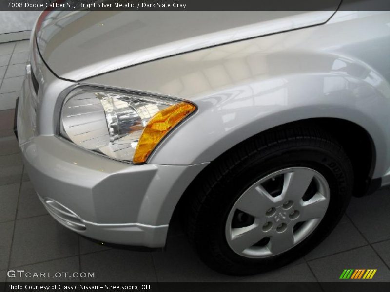 Bright Silver Metallic / Dark Slate Gray 2008 Dodge Caliber SE