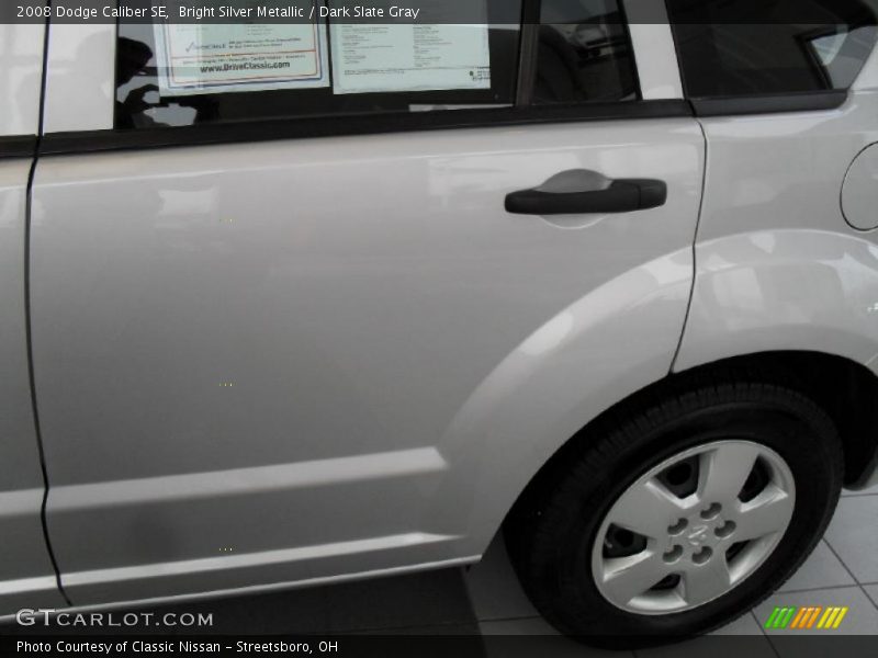 Bright Silver Metallic / Dark Slate Gray 2008 Dodge Caliber SE
