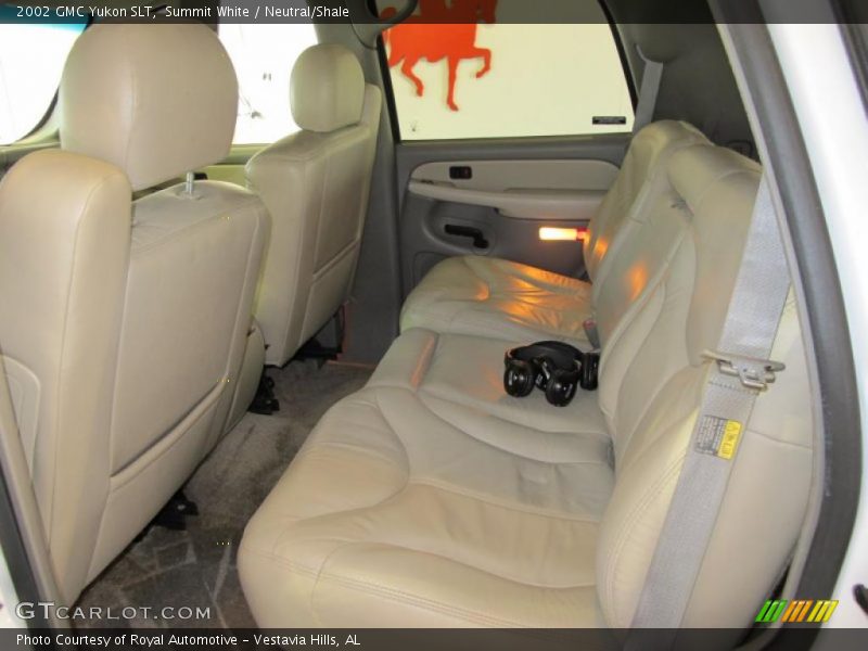  2002 Yukon SLT Neutral/Shale Interior
