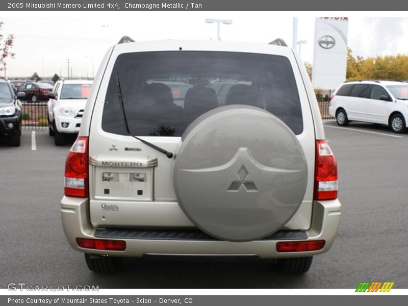 Champagne Metallic / Tan 2005 Mitsubishi Montero Limited 4x4