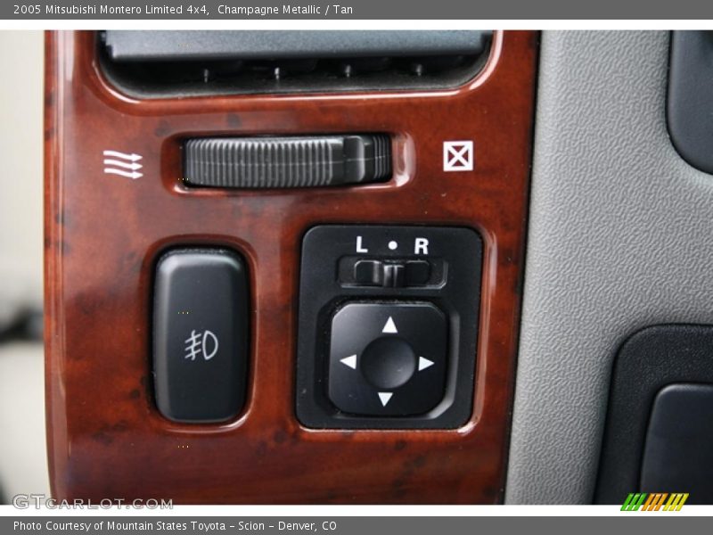 Champagne Metallic / Tan 2005 Mitsubishi Montero Limited 4x4