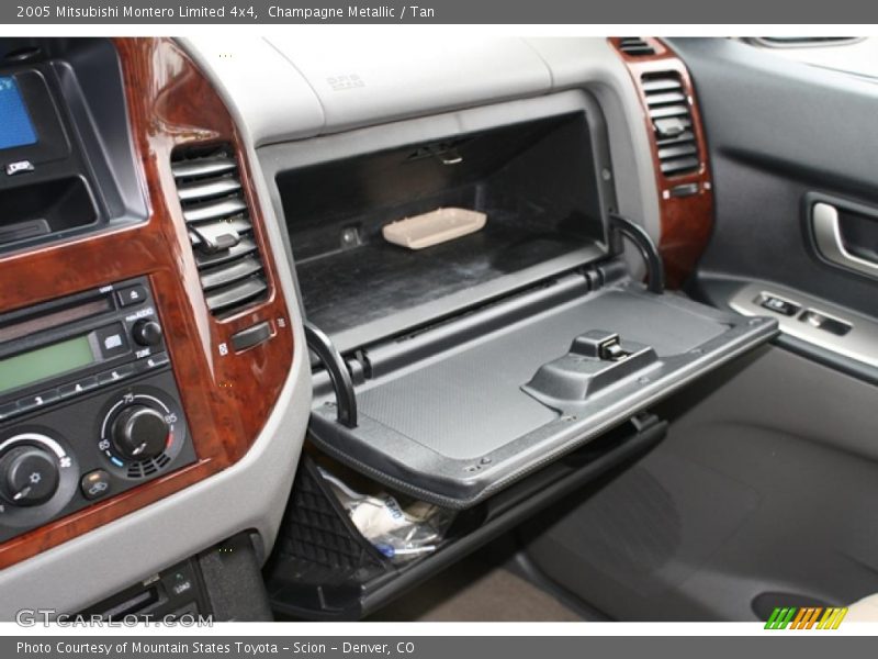 Champagne Metallic / Tan 2005 Mitsubishi Montero Limited 4x4