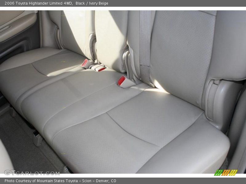 Black / Ivory Beige 2006 Toyota Highlander Limited 4WD