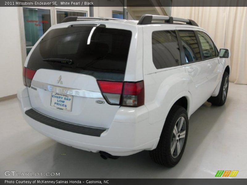 White Pearl / Black 2011 Mitsubishi Endeavor SE