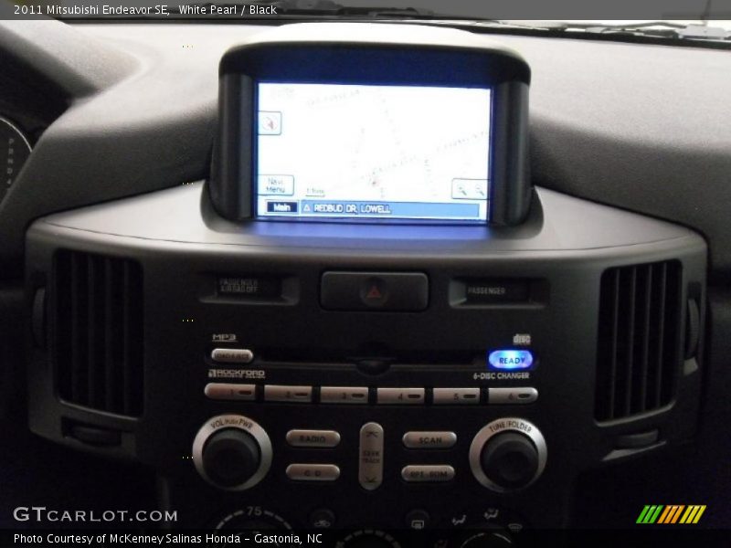 White Pearl / Black 2011 Mitsubishi Endeavor SE