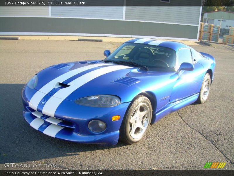 Front 3/4 View of 1997 Viper GTS