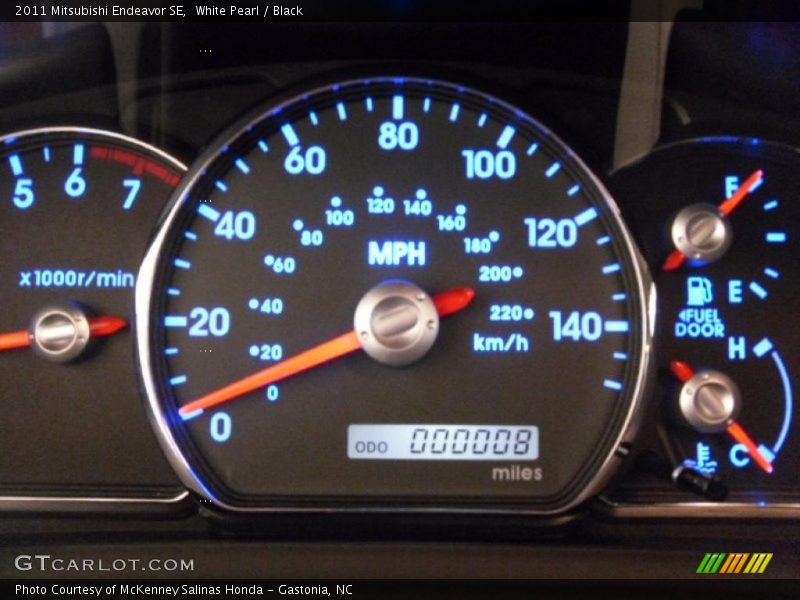 White Pearl / Black 2011 Mitsubishi Endeavor SE