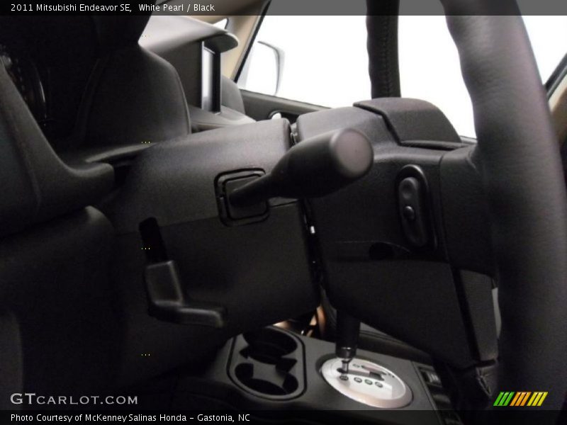 White Pearl / Black 2011 Mitsubishi Endeavor SE