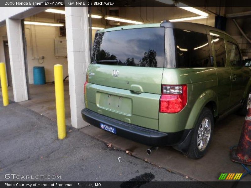 Kiwi Metallic / Black/Gray 2006 Honda Element EX-P AWD