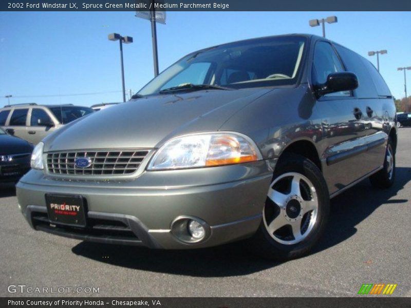 Front 3/4 View of 2002 Windstar LX