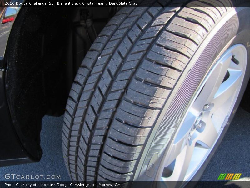 Brilliant Black Crystal Pearl / Dark Slate Gray 2010 Dodge Challenger SE