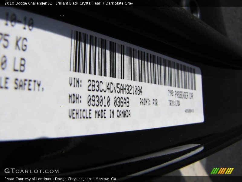 Brilliant Black Crystal Pearl / Dark Slate Gray 2010 Dodge Challenger SE