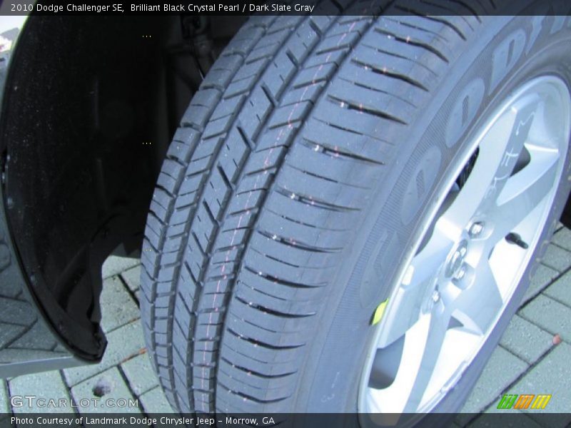 Brilliant Black Crystal Pearl / Dark Slate Gray 2010 Dodge Challenger SE