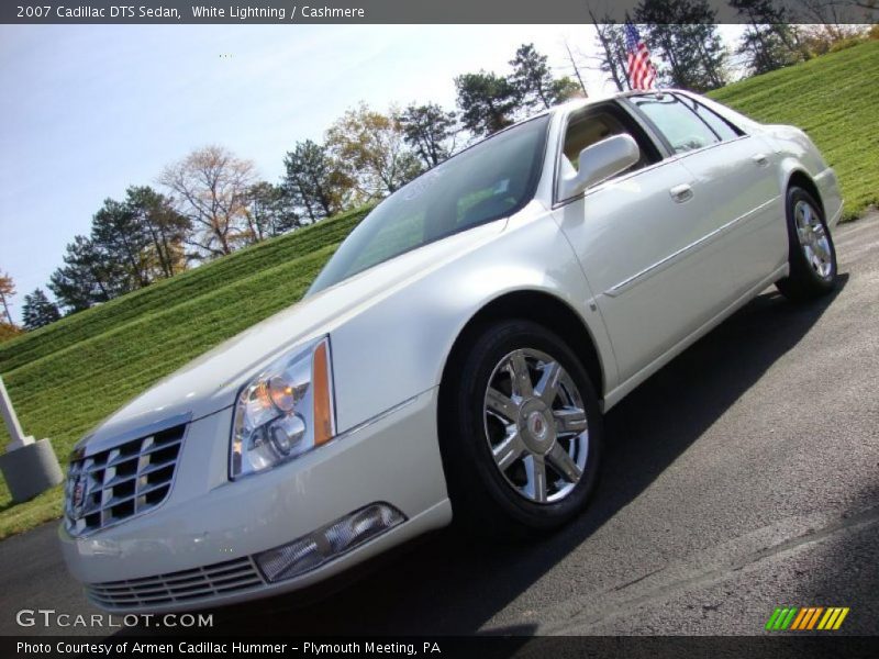 White Lightning / Cashmere 2007 Cadillac DTS Sedan