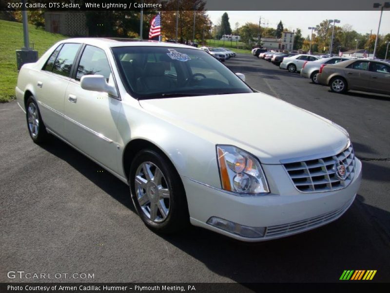 Front 3/4 View of 2007 DTS Sedan