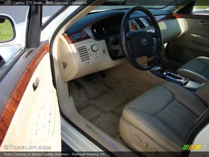  2007 DTS Sedan Cashmere Interior