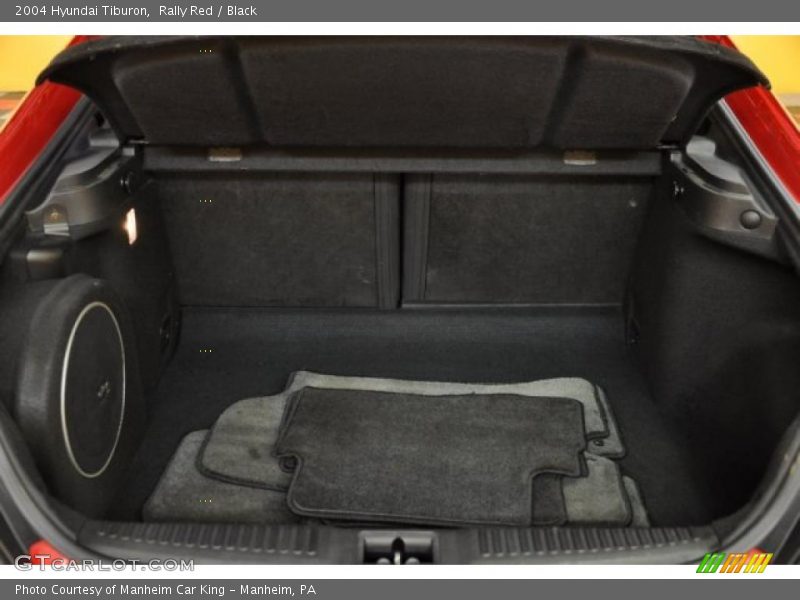  2004 Tiburon  Trunk
