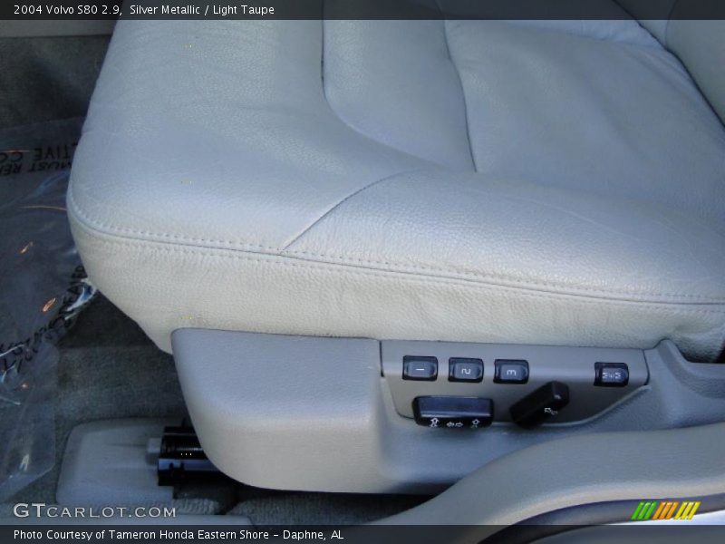 Silver Metallic / Light Taupe 2004 Volvo S80 2.9