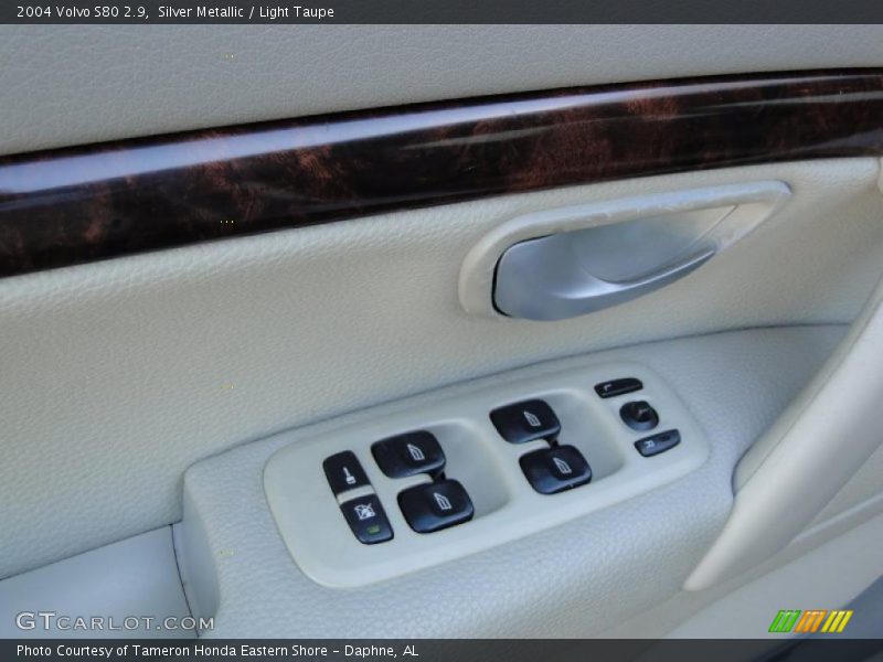 Silver Metallic / Light Taupe 2004 Volvo S80 2.9