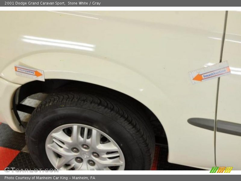 Stone White / Gray 2001 Dodge Grand Caravan Sport