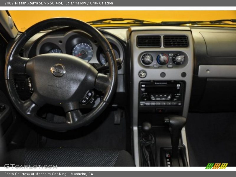 Solar Yellow / Gray Celadon 2002 Nissan Xterra SE V6 SC 4x4