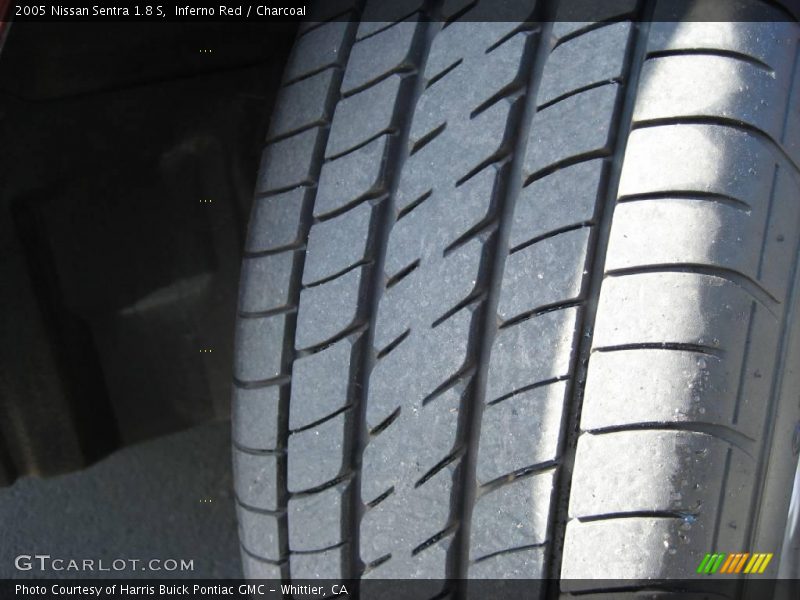 Inferno Red / Charcoal 2005 Nissan Sentra 1.8 S