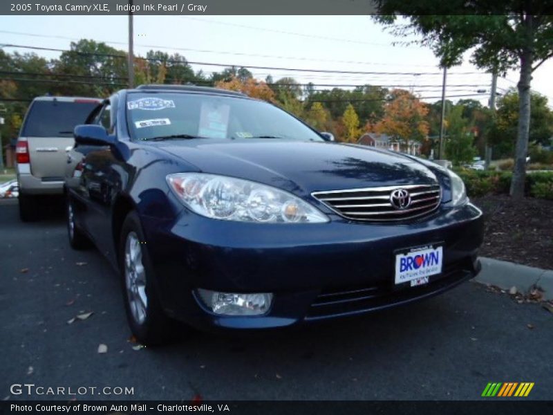 Indigo Ink Pearl / Gray 2005 Toyota Camry XLE