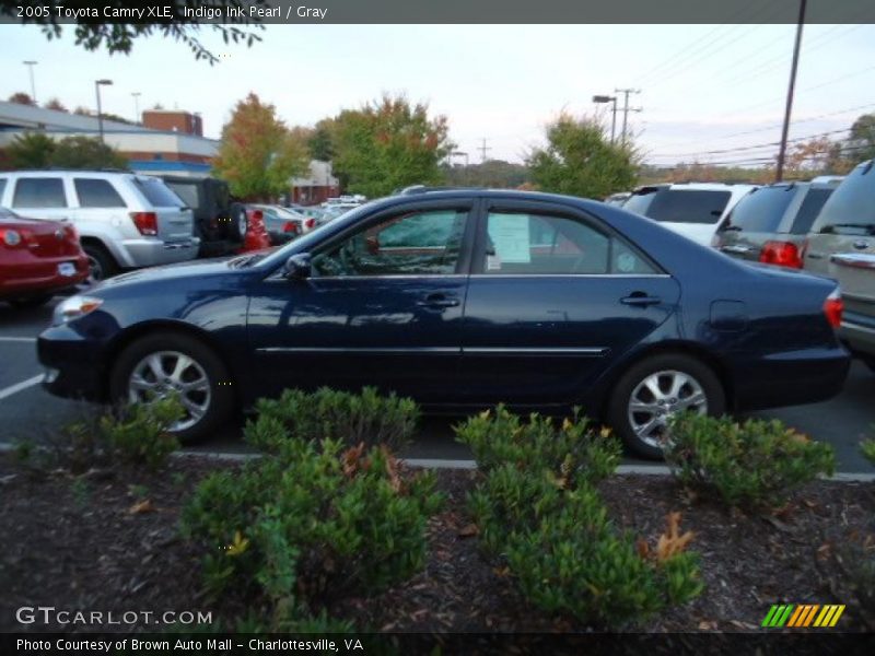 Indigo Ink Pearl / Gray 2005 Toyota Camry XLE