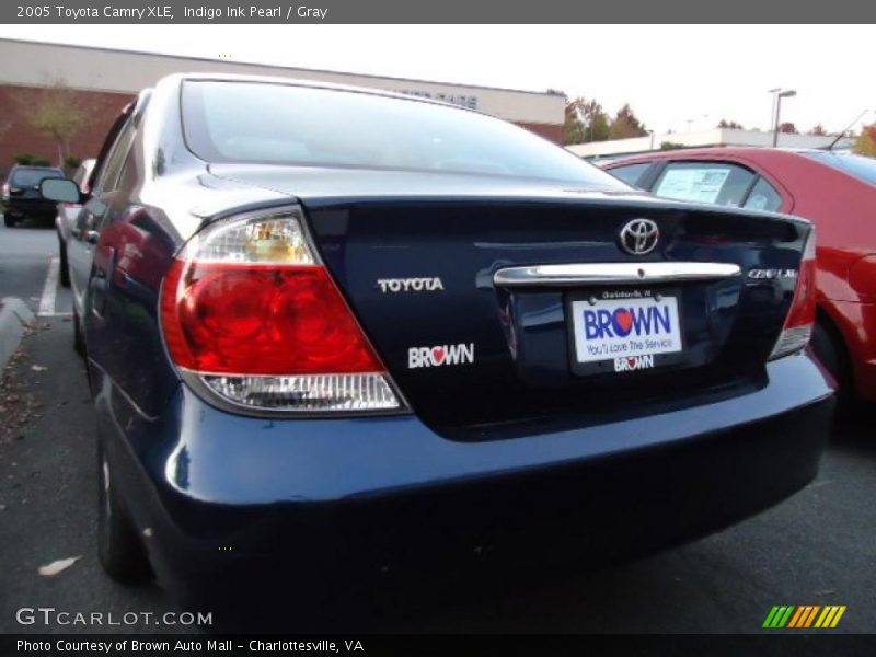 Indigo Ink Pearl / Gray 2005 Toyota Camry XLE