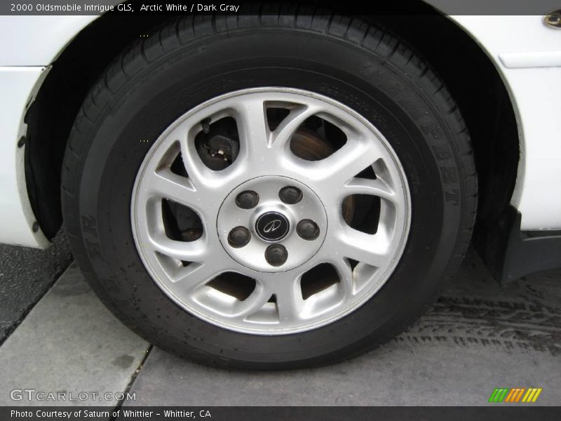 Arctic White / Dark Gray 2000 Oldsmobile Intrigue GLS