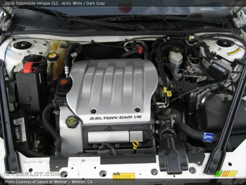 Arctic White / Dark Gray 2000 Oldsmobile Intrigue GLS