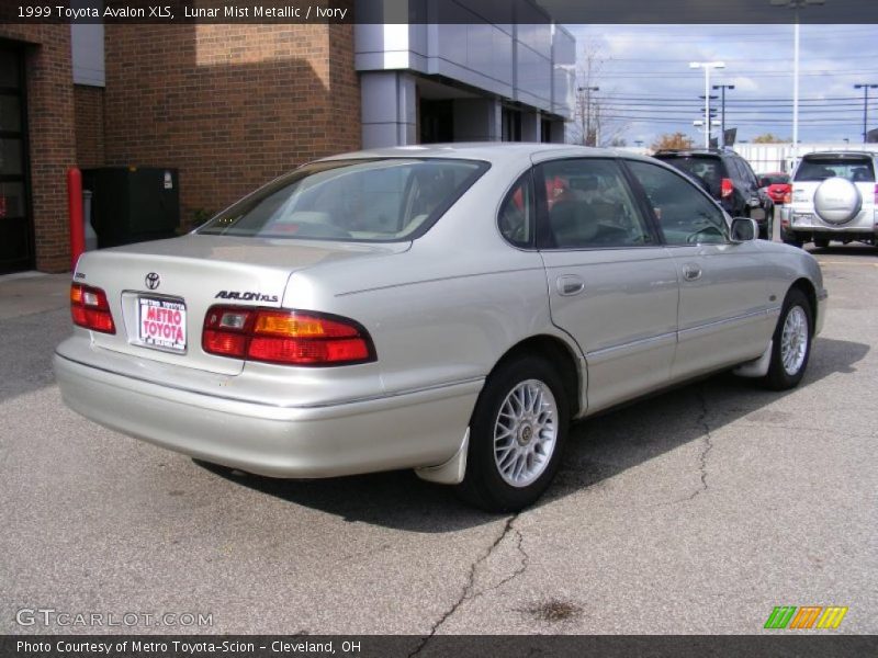 Lunar Mist Metallic / Ivory 1999 Toyota Avalon XLS