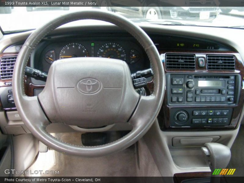Lunar Mist Metallic / Ivory 1999 Toyota Avalon XLS