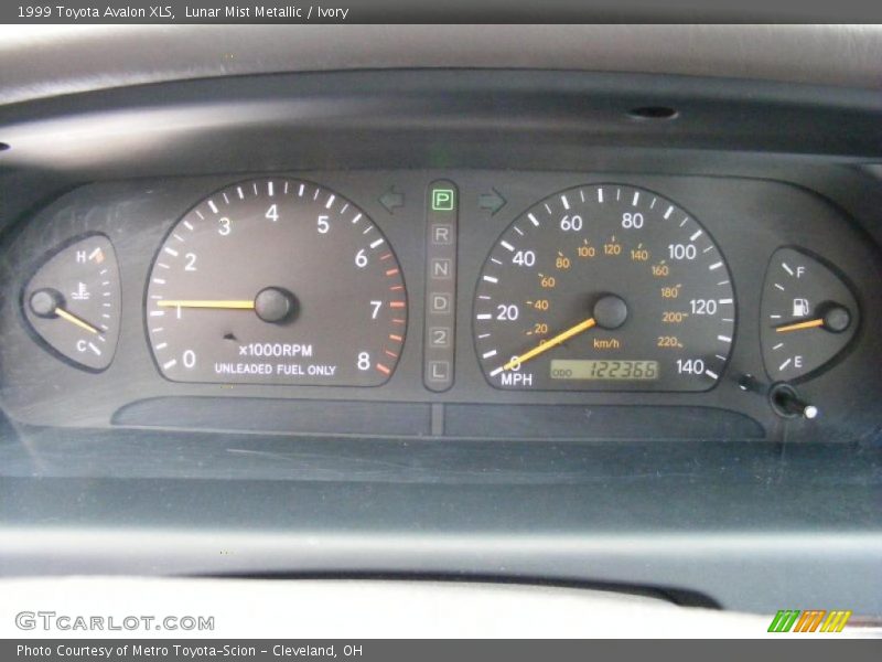Lunar Mist Metallic / Ivory 1999 Toyota Avalon XLS
