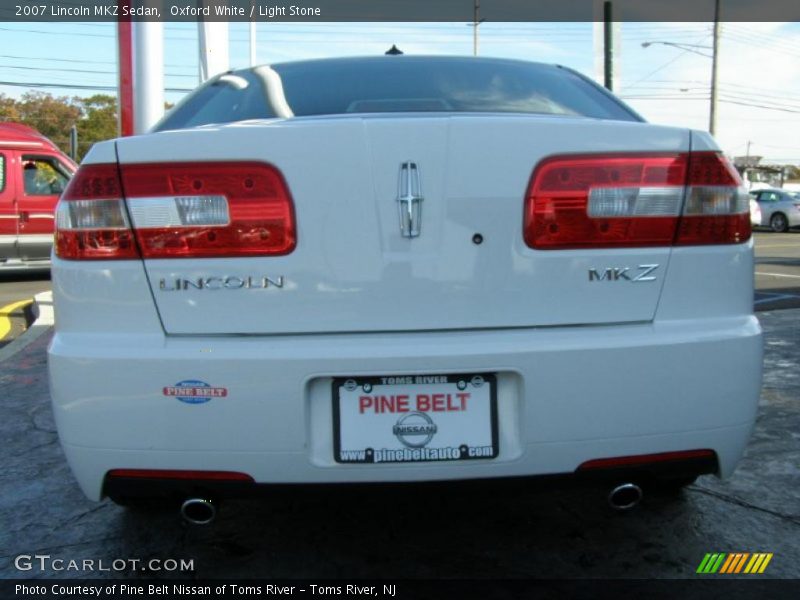 Oxford White / Light Stone 2007 Lincoln MKZ Sedan
