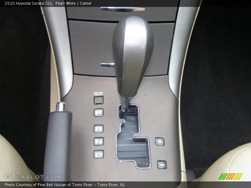 Pearl White / Camel 2010 Hyundai Sonata GLS
