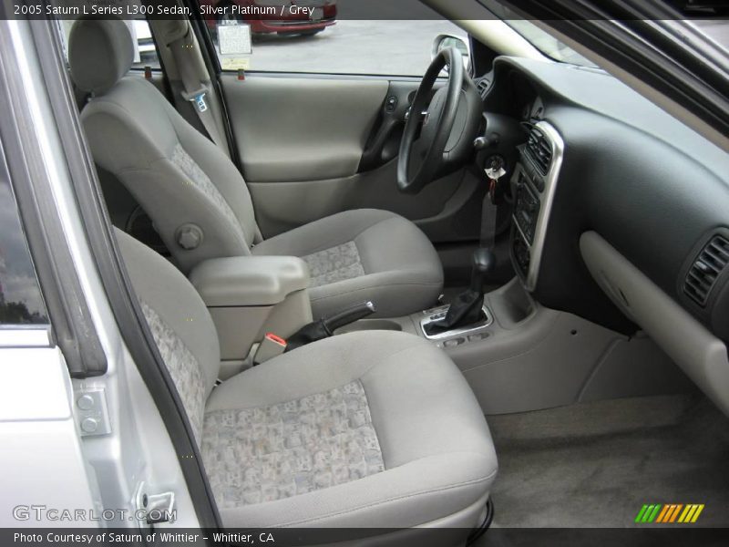 Silver Platinum / Grey 2005 Saturn L Series L300 Sedan