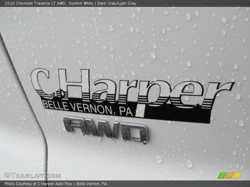 Summit White / Dark Gray/Light Gray 2010 Chevrolet Traverse LT AWD