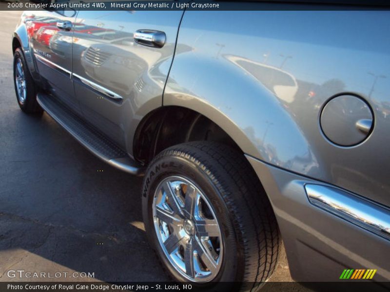 Mineral Gray Metallic / Light Graystone 2008 Chrysler Aspen Limited 4WD