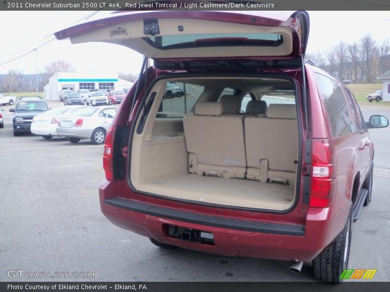  2011 Suburban 2500 LT 4x4 Trunk