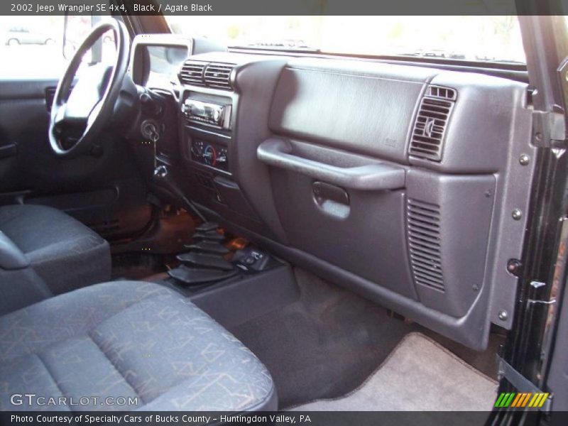Black / Agate Black 2002 Jeep Wrangler SE 4x4