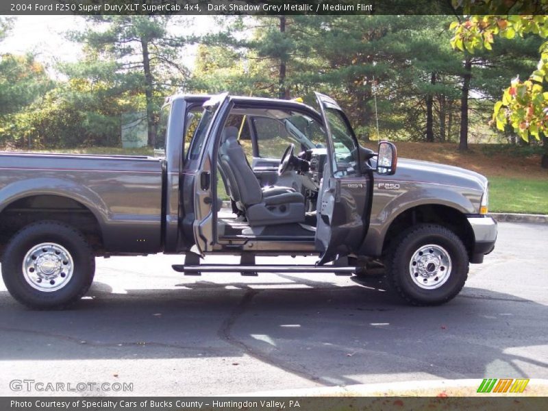 Dark Shadow Grey Metallic / Medium Flint 2004 Ford F250 Super Duty XLT SuperCab 4x4