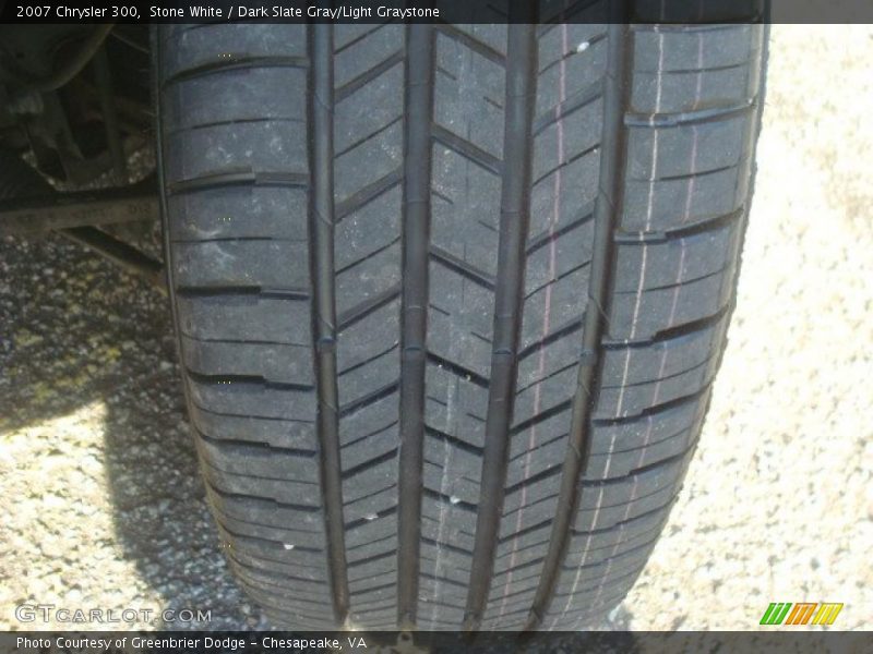Stone White / Dark Slate Gray/Light Graystone 2007 Chrysler 300