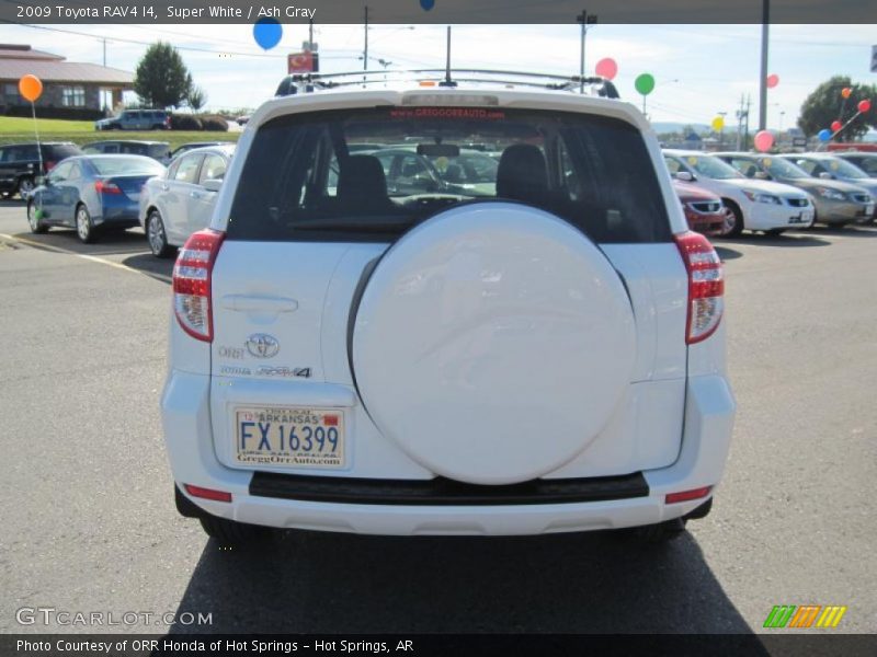 Super White / Ash Gray 2009 Toyota RAV4 I4